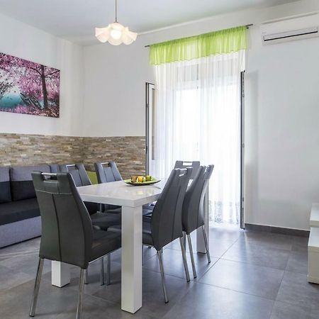 Apartment Stefania On The Beach Koromačno Exteriér fotografie