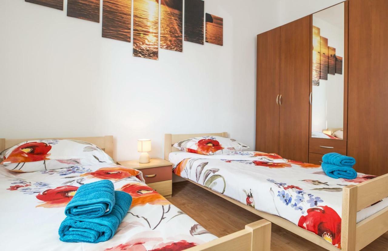Apartment Stefania On The Beach Koromačno Exteriér fotografie