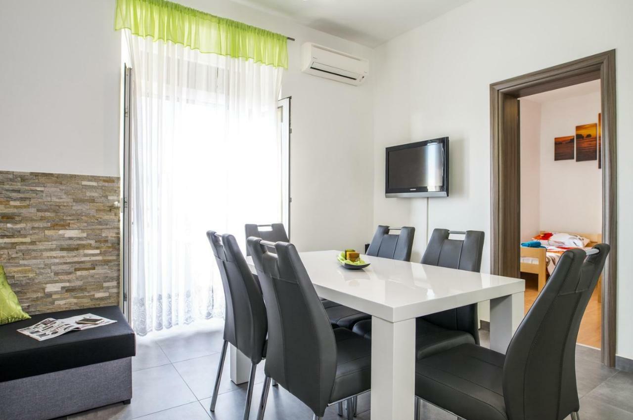 Apartment Stefania On The Beach Koromačno Exteriér fotografie